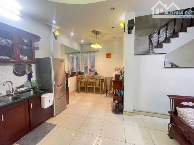 Nhà mới đẹp, 45m2 x 4 tầng, full nội thất, ở ngay, giá 7.8 Tỷ