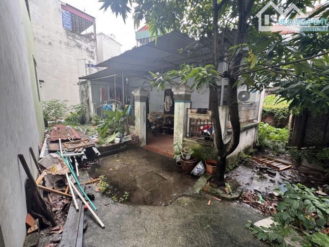GIANG BIÊN-LONG BIÊN_NGÕ Ô TÔ VÀO ĐẤT_CÁCH 1 NHÀ RA TRỤC CHÍNH_DT 50M _ GIÁ NHỈNH 3 TỶ