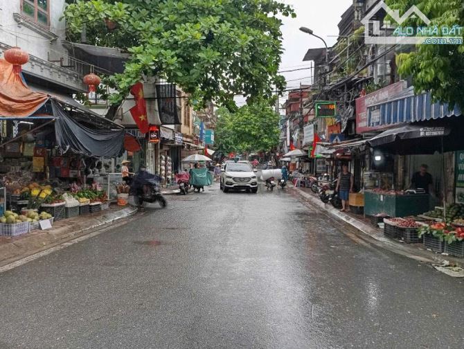 Trâu Quỳ, Gia Lâm  . nhà mặt phố bán nhà kinh doanh.vỉa hè