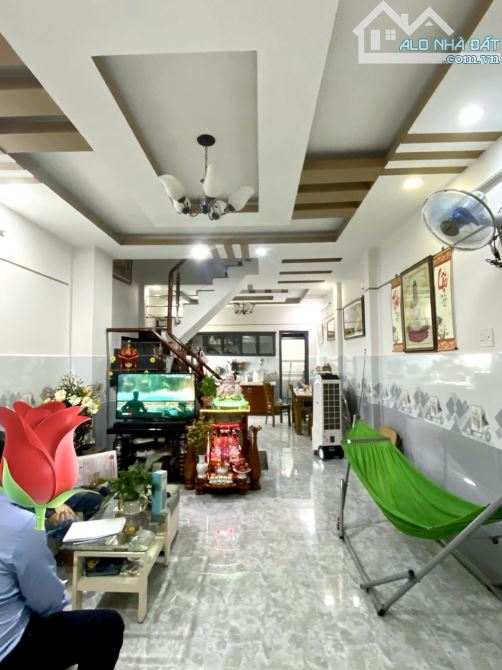 Bán nhà đẹp đường Lê Văn Lương có thể tập lái xe kia morning trong khu vực được luôn ạ.