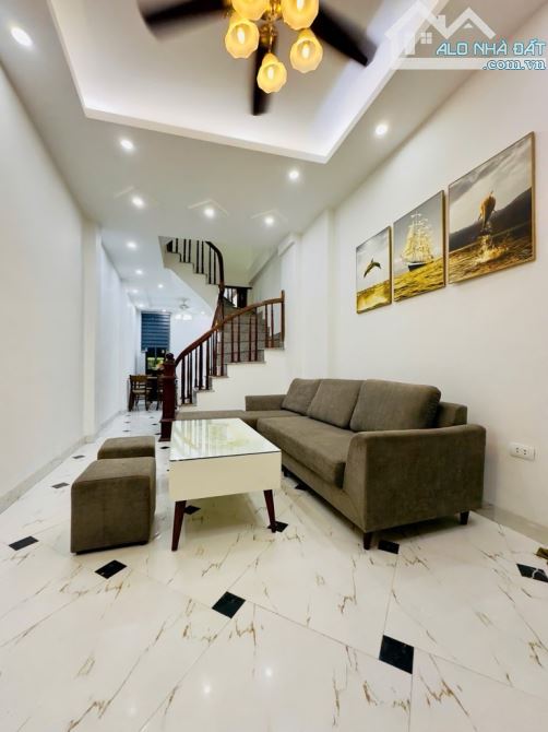 Bán nhà Từ Liêm 40m², 5 tầng, giá 6.7 tỷ, kinh doanh