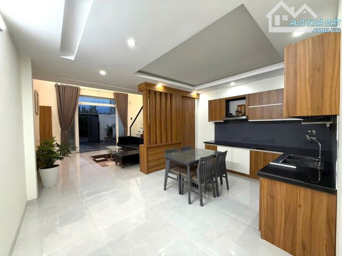 Nhà mê lửng mặt tiền hẻm Y Moan kinh doanh được