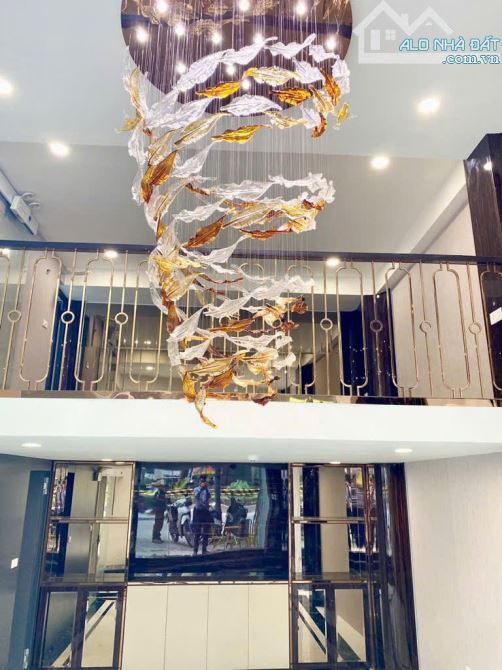 Bán nhà phố Trần Quý Kiên 59m², 4T, MT 5.5m, PL, ôto tránh, vỉa hè, 18 tỷ