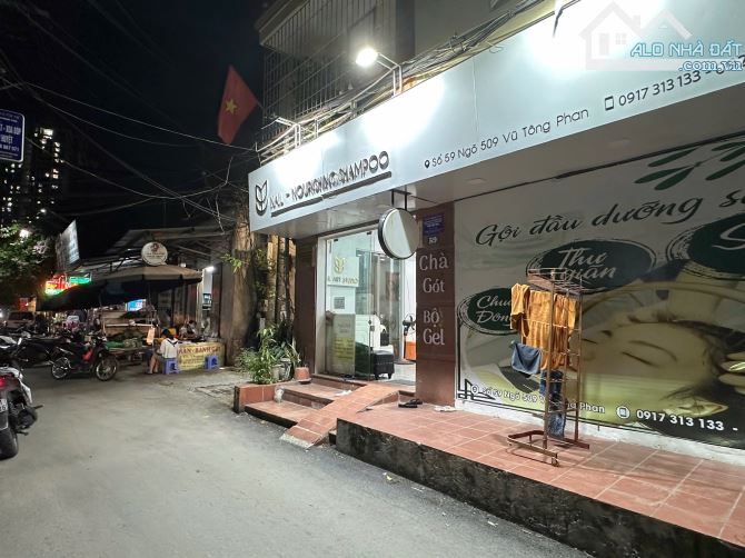 Siêu phẩm CHDV Vũ Tông Phan. 102m2 7 tầng 24 phòng 110 triệu tháng 8%