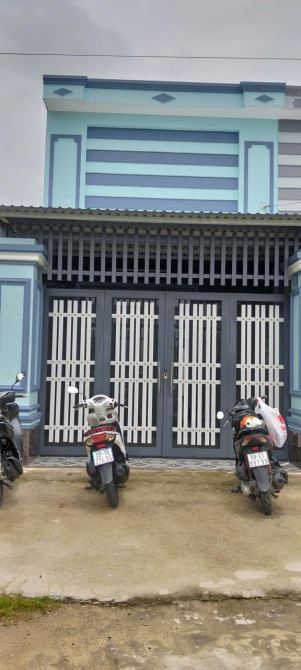 Cần bán gấp căn nhà 1 trệt 1 lửng mới 80m2 ở Thới Tam Thôn - Hóc Môn giá 760 triệu.