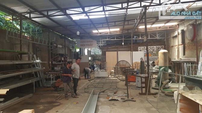 Cho thuê mặt bằng đường 2/4 chưa qua cầu, phường Bắc Nha Trang, giá 30triệu/tháng.
