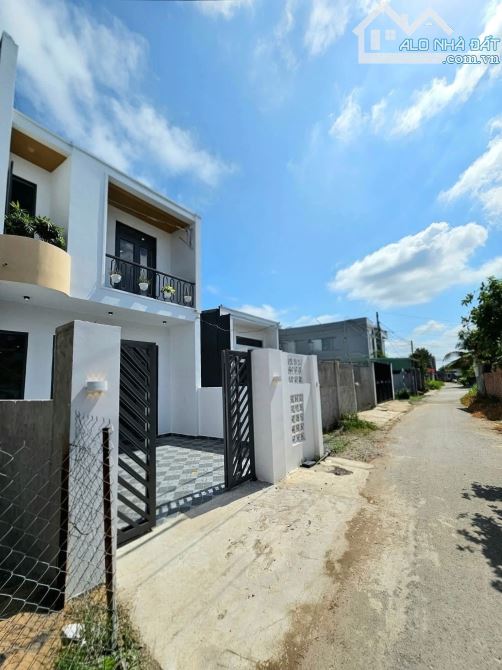 Bán căn nhà riêng mới tinh gần công ty Changshin Thạnh Phú