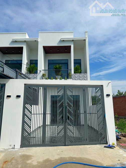 TẶNG BỘ NỘI THẤT CAO CẤP HOẶC GIẢM NGAY 100 TRIỆU