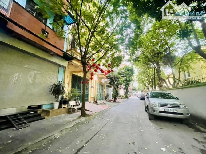 Bán nhà phân lô gần ĐH Thương Mại 45m2,ô tô đỗ cửa 8.75 tỷ