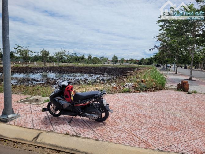 Bán đất đẹp 2mt đường nhựa, Sổ hồng riêng (8x17), 2ty2 Hựu Thạnh, Đức Hòa, Long An