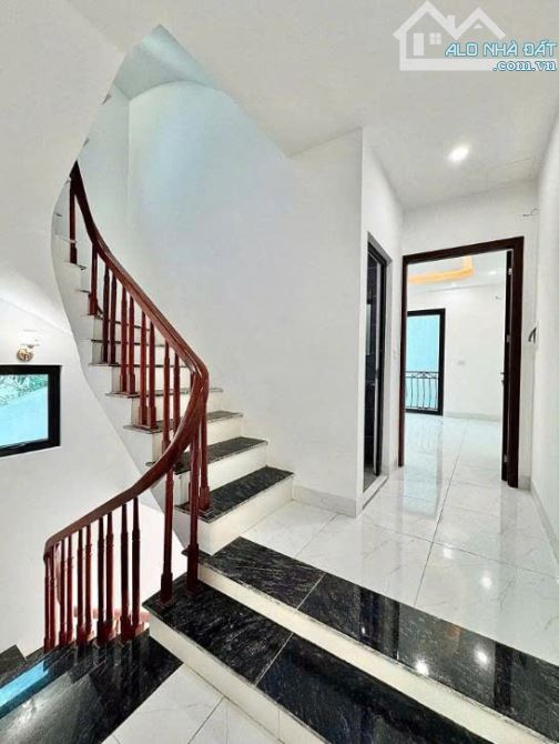 BÁN NHÀ TÂY MỖ_SÁT BÃI Ô TÔ, LÔ GÓC, 38M2X4T, NHIỀU NGỦ, NGÕ CỰC RỘNG THOÁNG, VIEW VINCOM