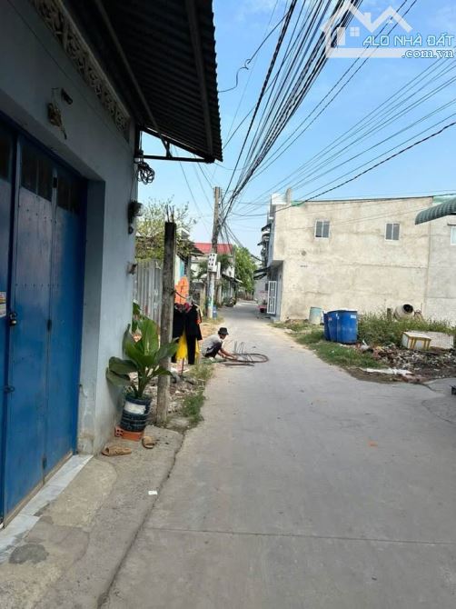 bán dãy trọ ngay chợ mỹ hạnh nam - 150m2- 6 phòng- thu nhập 10 triệu- gọi cho em xem trọ
