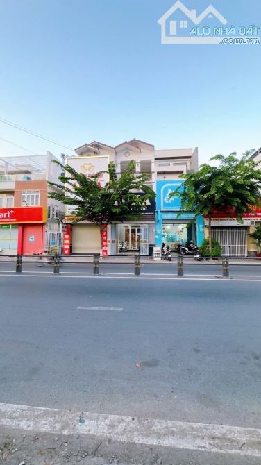 Nhà 1 Trệt 2 Lầu đường Trần Hoàng Na KDC Hồng Phát - Gần Nguyễn Văn Cừ