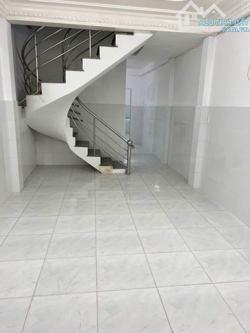 BÁN NHÀ GẦN MẶT TIỀN,HUỲNH TẤN PHÁT,TÂN THUẬN TÂY QUẬN 7, 2 TẦNG,70M2, 3 PN-GIÁ 7.5 TỶ