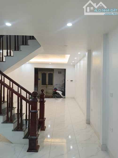 Bán nhà Định Công Hạ - ô tô đỗ gần . Gần đường 2.5 tương lai phát triển