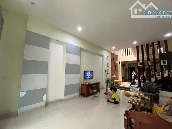 💥 BÁN NHÀ 3 TẦNG – MẶT TIỀN NGUYỄN XÍ, THANH KHÊ, ĐÀ NẴNG. DIỆN TOCHS 100M2. GIÁ TỐT💥