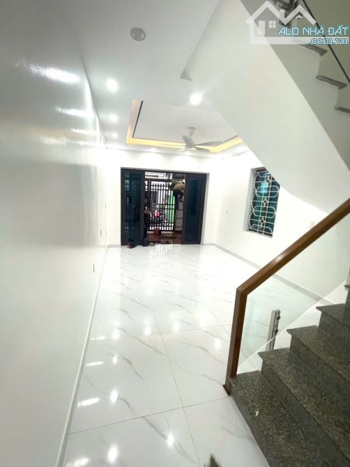 Bán nhà 2 tầng, 3 ngủ, 64m2 tuyến 2 trục Cam Lộ, Hùng Vương, Hồng Bàng giá 2,86 tỷ.