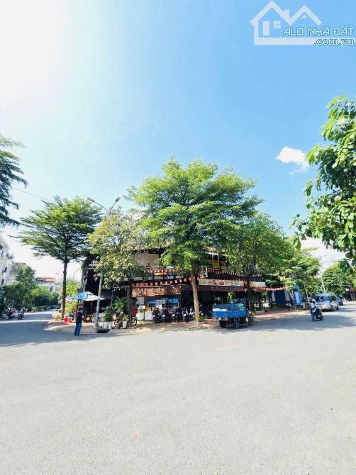 Hot! Bán mặt tiền ngay Nguyễn Văn Hưởng - Quốc Hương - DT: 12x 35m - 370m2 - XD: 1H7T 79TY