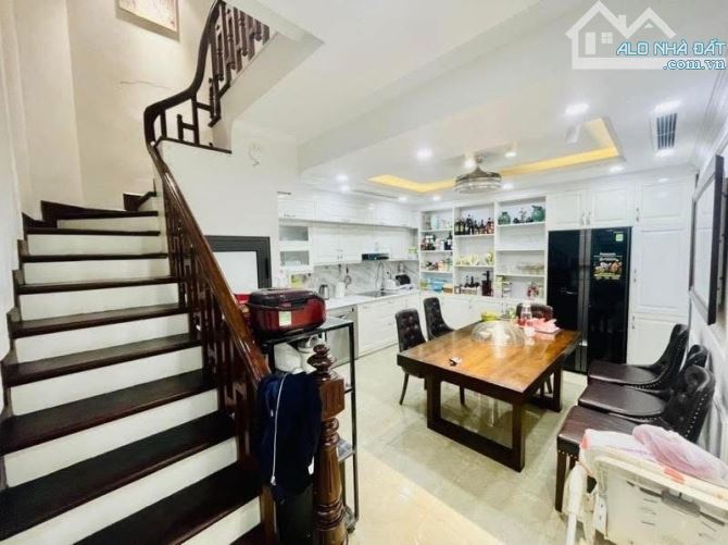 Khương Đình 63m2 - Nhà Đẹp 10 tỷ Nhỉnh, Lô Góc Ngõ Rộng, Gần Phố