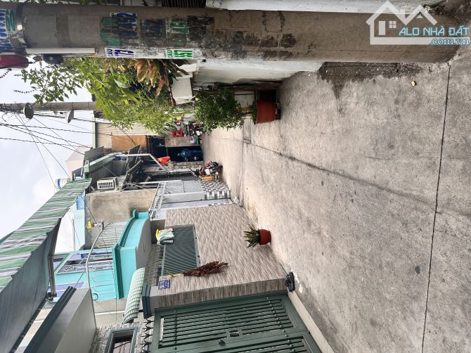 Quận 7, nhà 2 lầu hẻm ba gác cách MT Nguyễn Thị Thập 20m, 3,5x12m, chỉ 3,3 tỷ