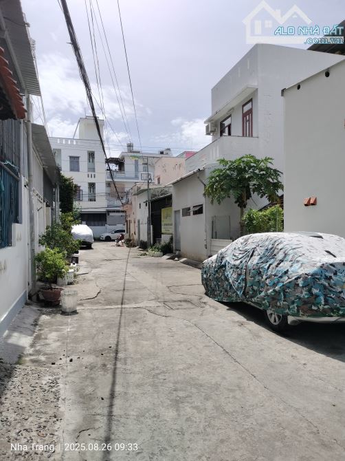 Gia đình cần bán lô đất cách biển Nha Trang 300m giá tốt!