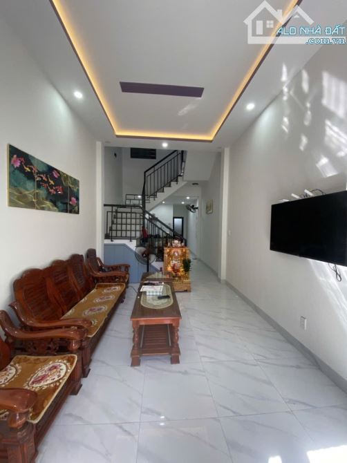 Bán nhà 2 tầng mới mặt tiền Đông Lợi, Thanh Khê - Đà Nẵng. Giá 4 tỷ 430 triệu.