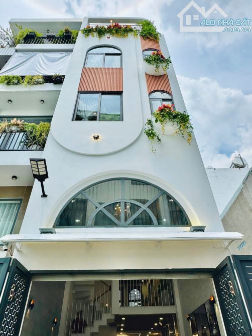 Bán nhà Phan Văn Trị P.14 Q.Bình Thạnh, DT 4mx13m, 4tang st, GIÁ 8ty2