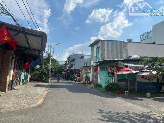 GẤP BÁN, CHDV TRUNG MỸ TÂY Q.12, 2 MẶT TIỀN HẺM XE TẢI THÔNG, 16 PHÒNG, DÒNG TIỀN 30TR/Th