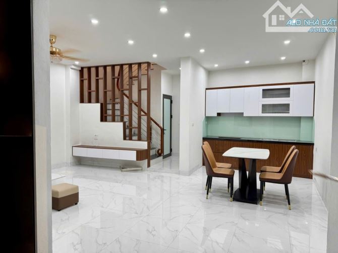 Nhà đẹp 3 tầng 41m2 tặng nội thất cơ bản chào 2,85₫ ctl