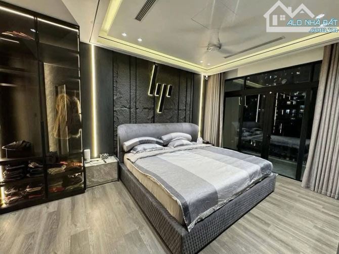 Vip!Nhà đẹp Cổ Linh,55M,7 tầng thang máy,ô tô tránh,gara ô tô,ngõ thông,full NT,Hơn 16 tỷ
