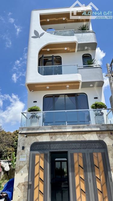 BÁN NHÀ LUXURY BÀ ĐIỂM – GARA Ô TÔ – FULL NỘI THẤT CAO CẤP – GIÁ 7,5 TỶ
