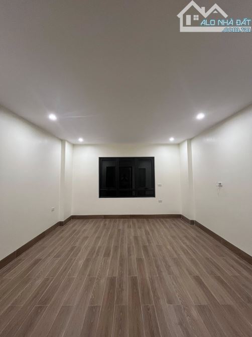 CẦU GIẤY 40M², 6 TẦNG, MT 4.3M, 14.2 TỶ – LÔ GÓC, THANG MÁY, MẶT NGÕ THÔNG KINH DOANH