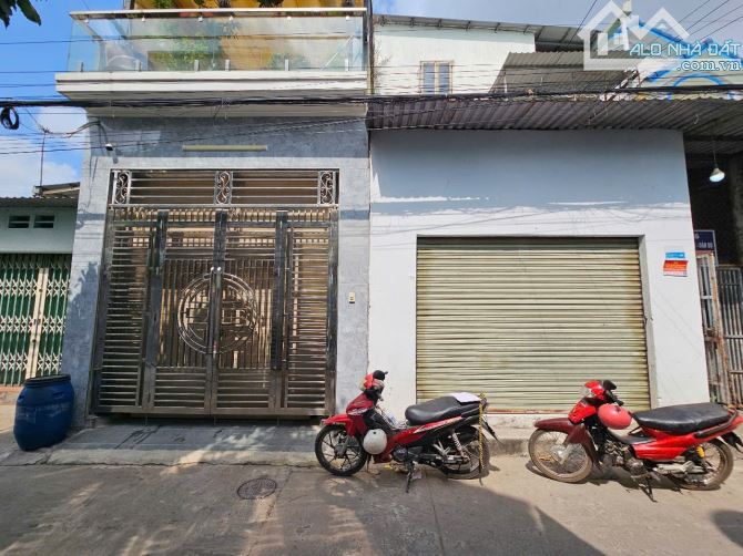 Nhà trọ 1 trệt 1 lầu kế bên chợ Đoàn Thị Kia p. Tân Đông Hiệp Dĩ An