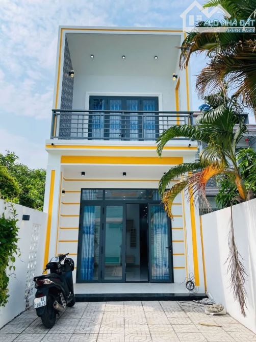 Siêu phẩm ! nhà 1 trệt 1 lầu 100m2 - Sổ hồng riêng - ở P. Gia Lộc, TX Trảng Bàng giá 800tr