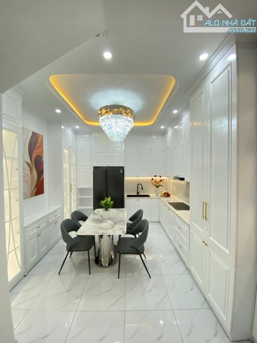 Bán nhà lô góc Vũ Ngọc Phan 55m² sổ đẹp – Nội thất VIP – 16m ra ô tô