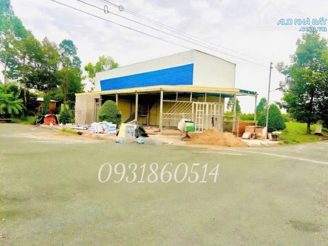 Cần bán lô đất 3 mặt tiền ngay aeon Tân AN