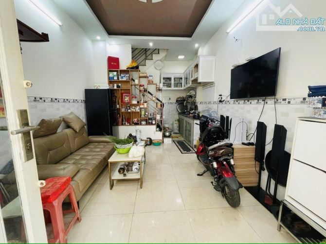 Nhà 3 tầng đẹp-DTSD 63m2-Hẻm5m- mã lò-bình trị đông a-bình tân 2.5 tỷ TL