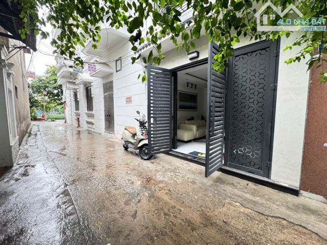 Ngõ ô tô tránh, đỗ cửa – 5 tầng long lanh Nguyễn Văn Cừ, cơ hội không lặp lại . Chỉ 10 xiu
