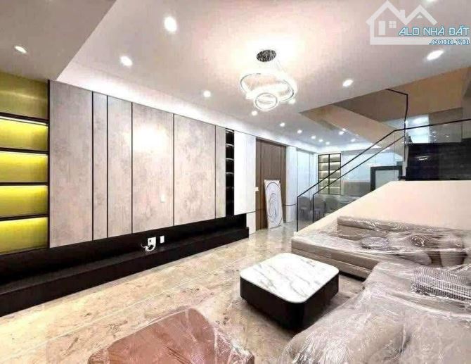 Bán nhà Xuân Đỉnh, 42m x 6 tầng thang máy, full nội thất, gần Ngoại Giao Đoàn