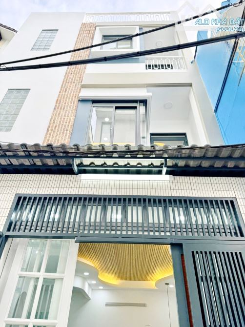 Bán nhà mới 2 lầu gần MT đường nhánh Dương Bá Trạc P.1 Quận 8