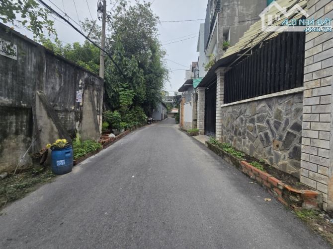 Gấp bán nhà Thủ Đức, dt 277m2, giá 11.3 tỷ, gần Mt Phú Châu, Gò Dưa.
