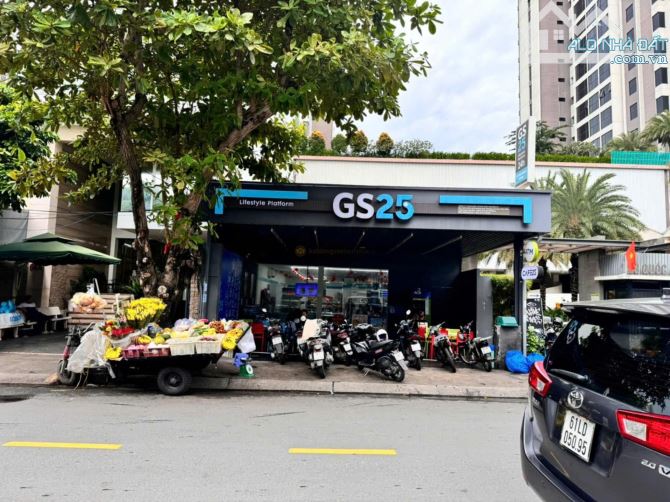 Bán nhà MT 56 Quốc Hương, 9x25, 225m2, nhà cấp 4, gần trường BIS, 75 tỷ
