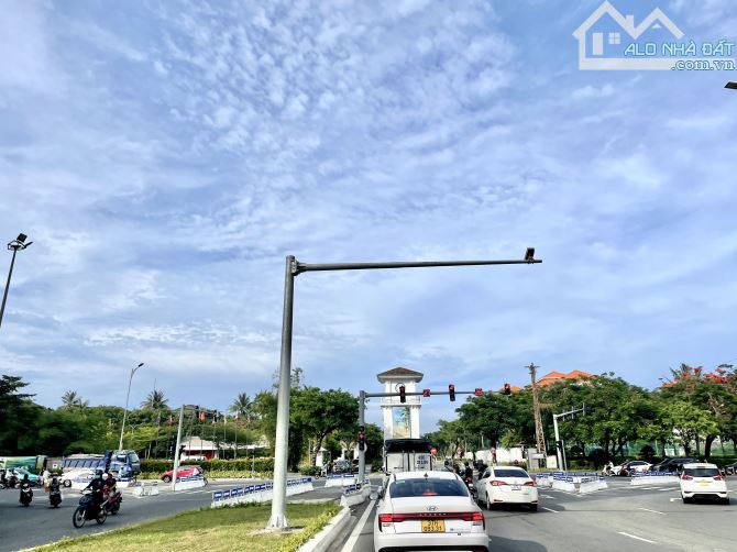 MẶT TIỀN VIP HỒ XUÂN HƯƠNG- SÁT VÕ NGUYÊN GIÁP- 3 PHÚT TỚI BIỂN- NGANG 5M1, VUÔNG VỨC.