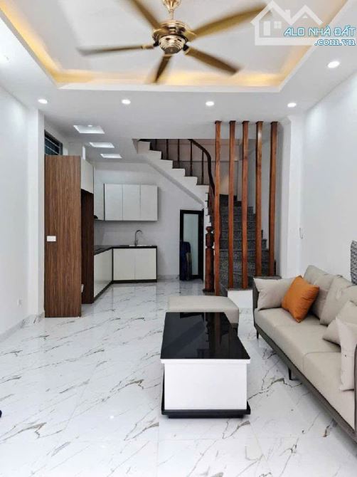 Bán nhà Nguyễn Hoàng 33m² x 4 tầng – Lô góc 3 thoáng, 3 bước ra bến xe Mỹ Đình – 5,8 tỷ