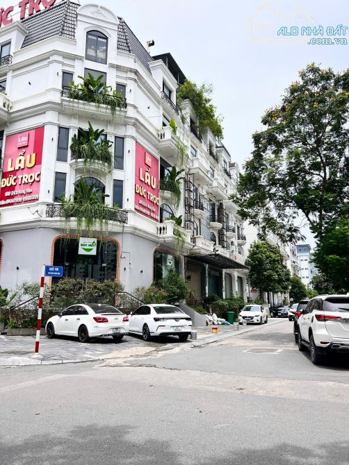 PHÂN LÔ DỊCH VỌNG HẬU, LÔ GÓC VIEW SÂN CHƠI, ĐƯỜNG 10m, 5 TẦNG & HẦM, 100m MT 5.5m 57 Tỷ
