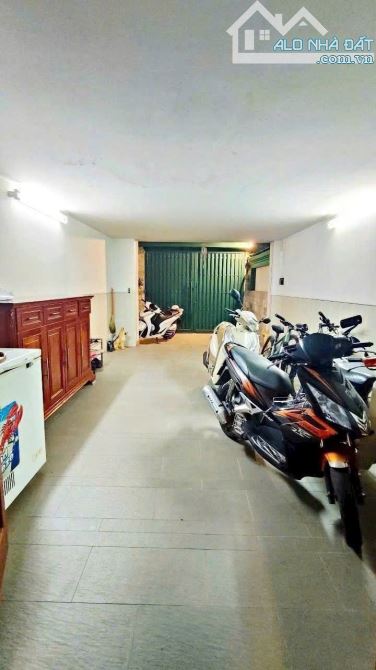 Bán biệt thự mặt tiền đường Nguyễn Thành Ý, Quận 1 khu yên tĩnh an ninh sang trọng bậc nhấ