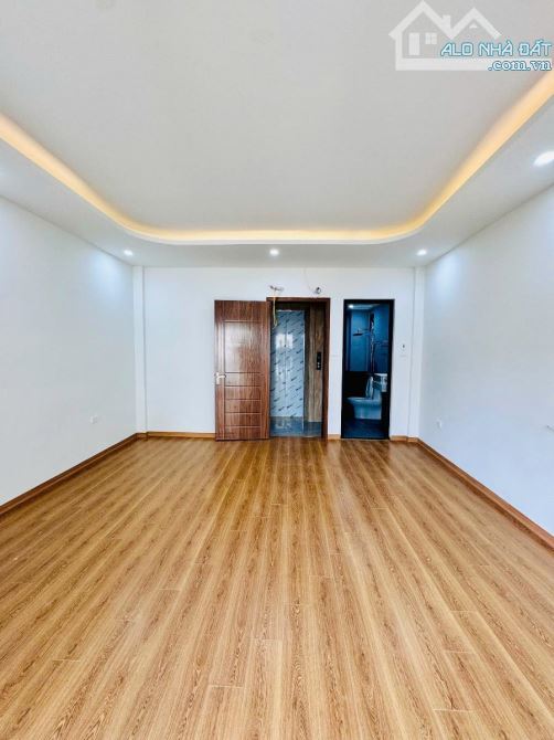 NHÀ ĐẸP XÂY MỚI_LÒ ĐÚC_HBT_LÔ GÓC 6 TẦNG THANG MÁY_NGÕ TO KD ĐỈNH_DT40m_6T_MT4.5_GIÁ 13 TỶ