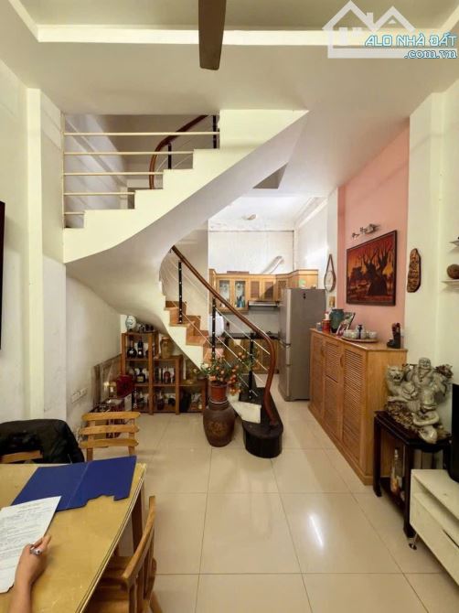 Bán nhà Thịnh Quang, 4T, 6.9 tỷ