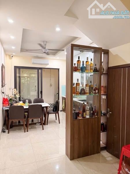CẦN BÁN GẤP NHÀ Phân lô vỉa hè ô tô tránh Tây Mỗ 90m 4 tầng 15,8 tỷ