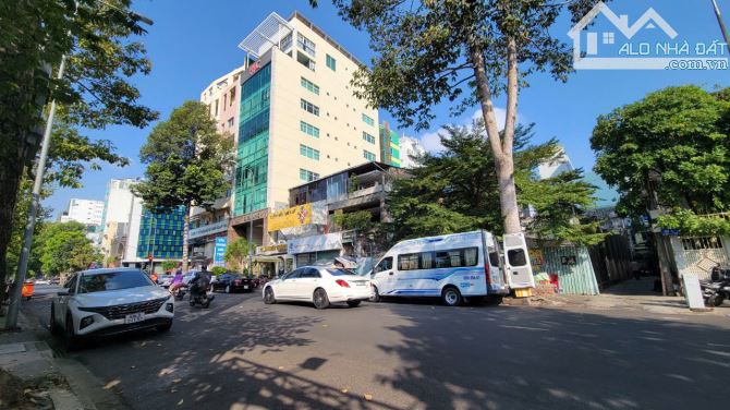 Bán nhà góc 2MT 14 Bis Nguyễn Đình Chiểu Q.1 DT 14x25 CN366m 545tr/m2